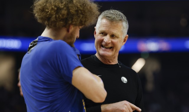 开云真人官方网站-5连败对上11连败！ESPN明日胜率预测：勇士69.7%占优 奇才为30.3%